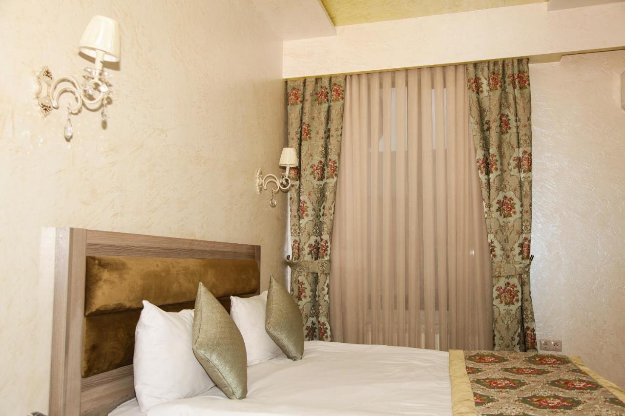 זוגדידי Iberia Palace Hotel מראה חיצוני תמונה