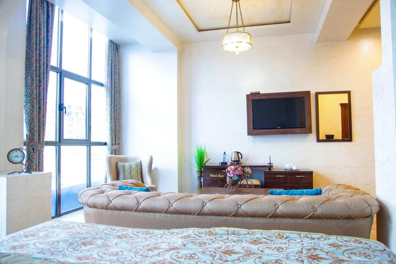 זוגדידי Iberia Palace Hotel מראה חיצוני תמונה