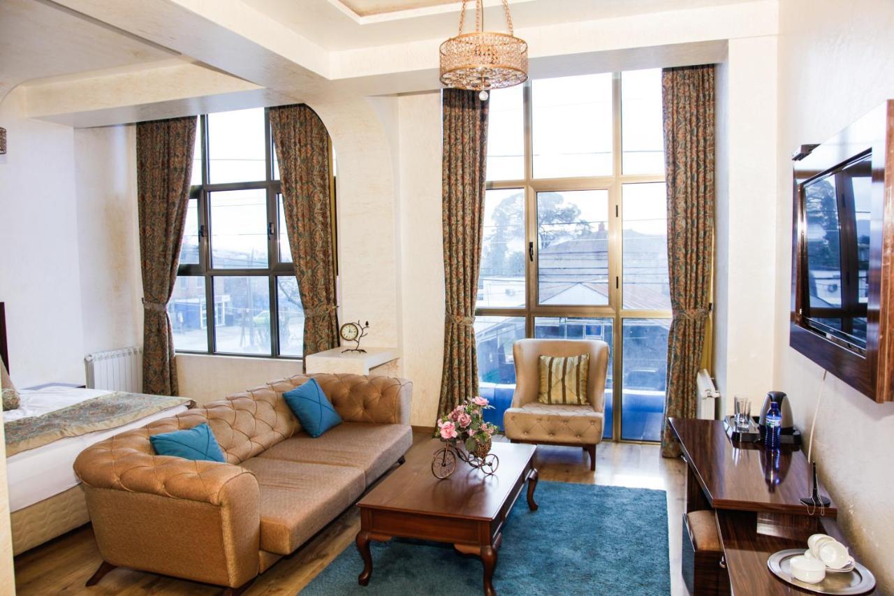 זוגדידי Iberia Palace Hotel מראה חיצוני תמונה