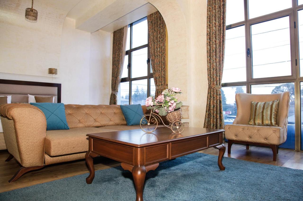 זוגדידי Iberia Palace Hotel מראה חיצוני תמונה